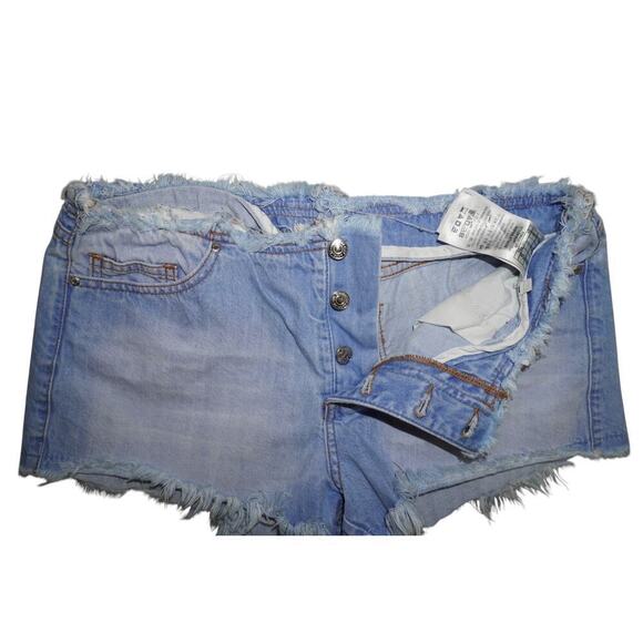 Vintage GUESS Light Wash Distressed High-Rise Denim Shorts 27 - Picture 5 of 8